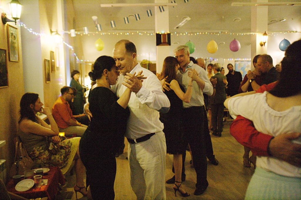 Парные танцы для взрослых в Орле