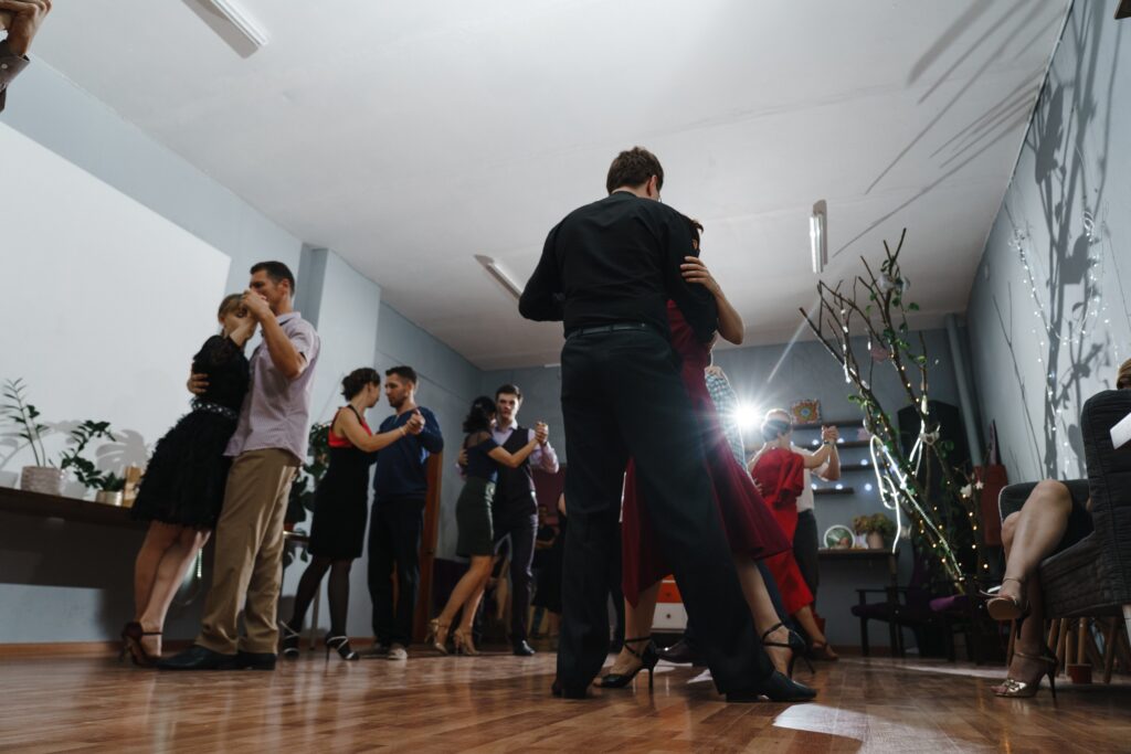 Танцы для взрослых в Орле