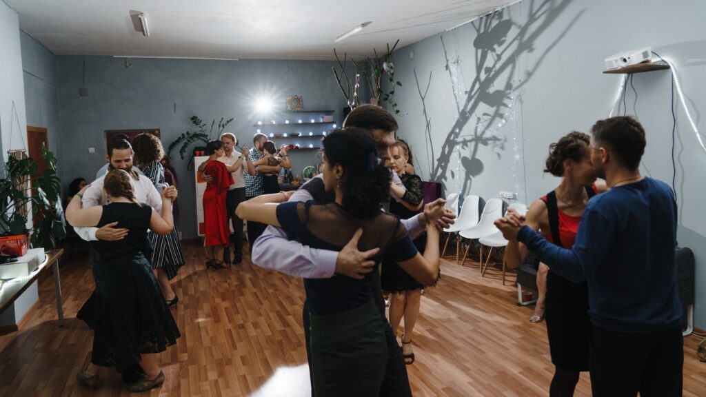 Танцы для взрослых в Орле